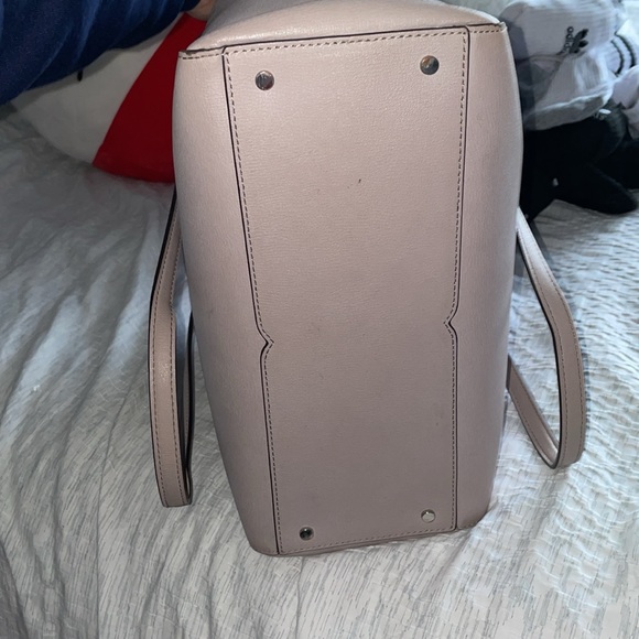 Kate Spade ♠️ Purse. Used in Great Condition! Color is a Beige tone. - Picture 8 of 9